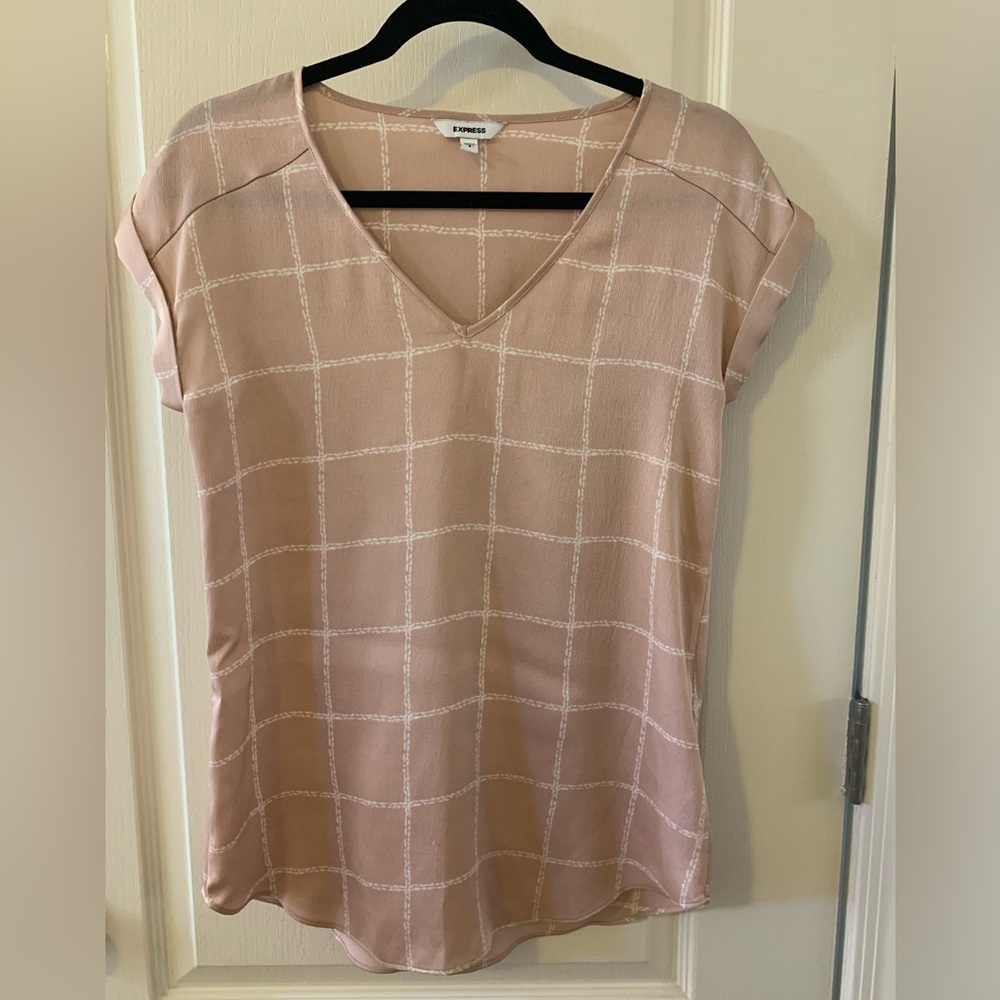 { EXPRESS } PINK PLAID V-NECK/ SHORT ROLLED SLEEVES